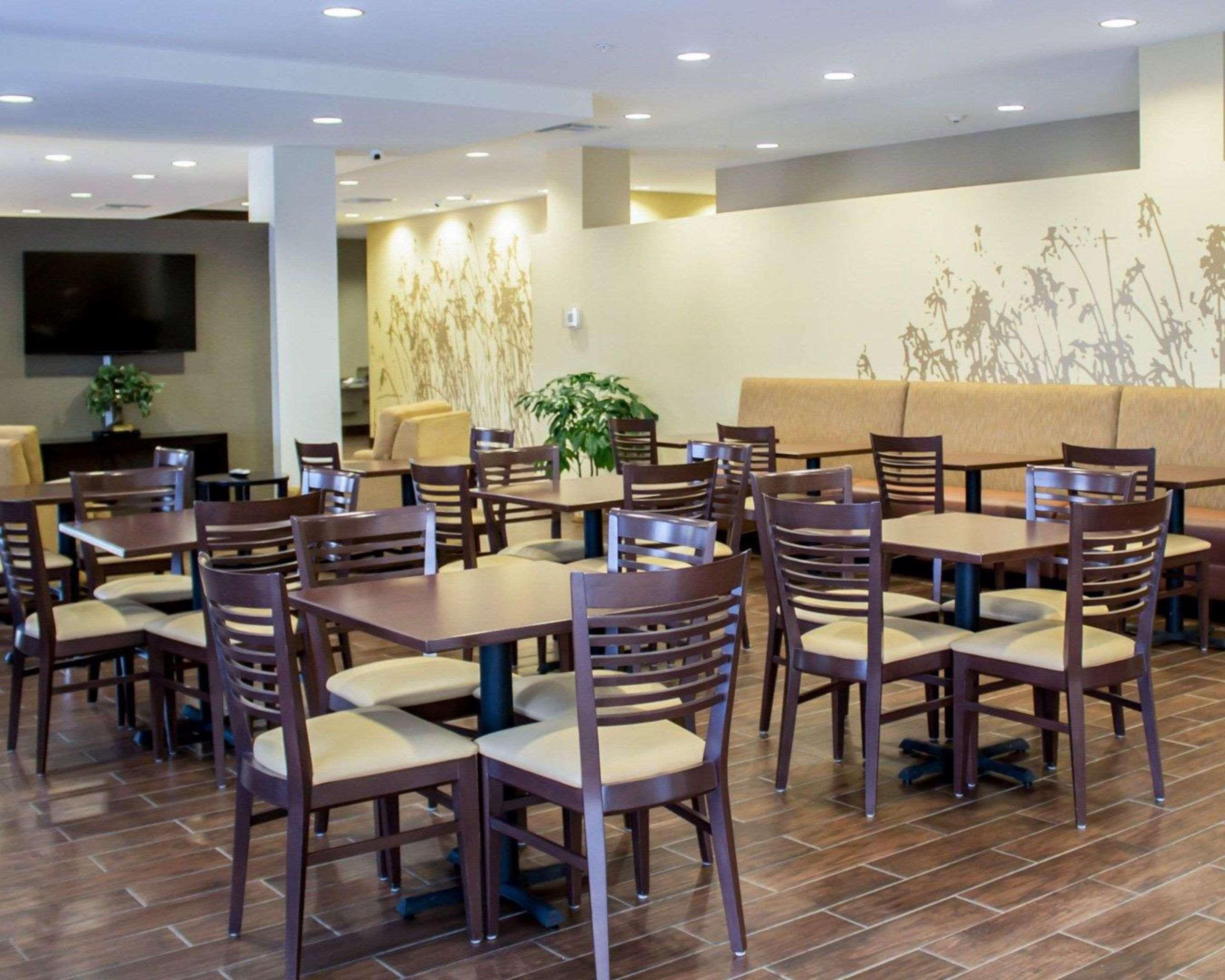 Sleep Inn & Suites Moundsville - Wheeling Dış mekan fotoğraf