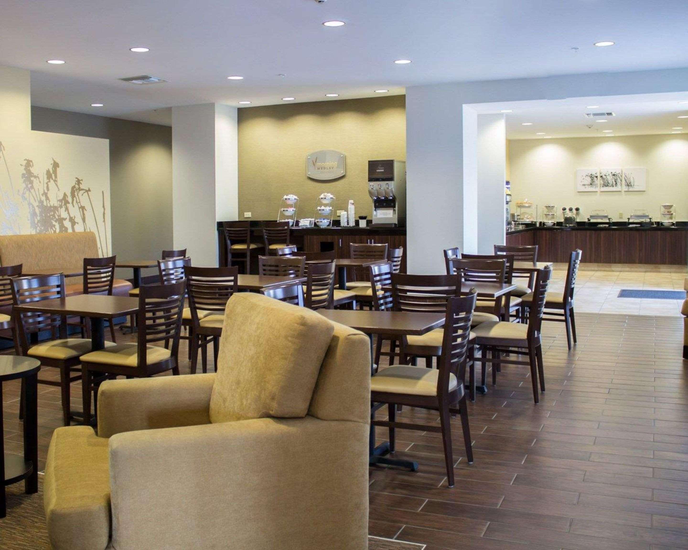 Sleep Inn & Suites Moundsville - Wheeling Dış mekan fotoğraf